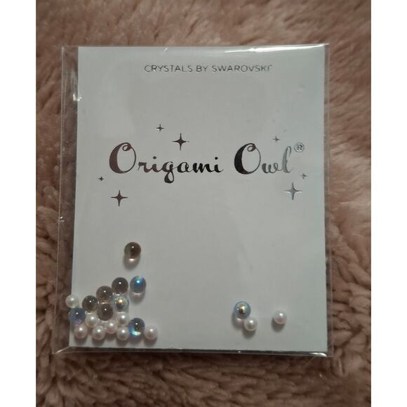 Authentic Origami Owl Bubbles w/ Pearls Stardust Crystals by Swarovski - CH8113 - Picture 1 of 2